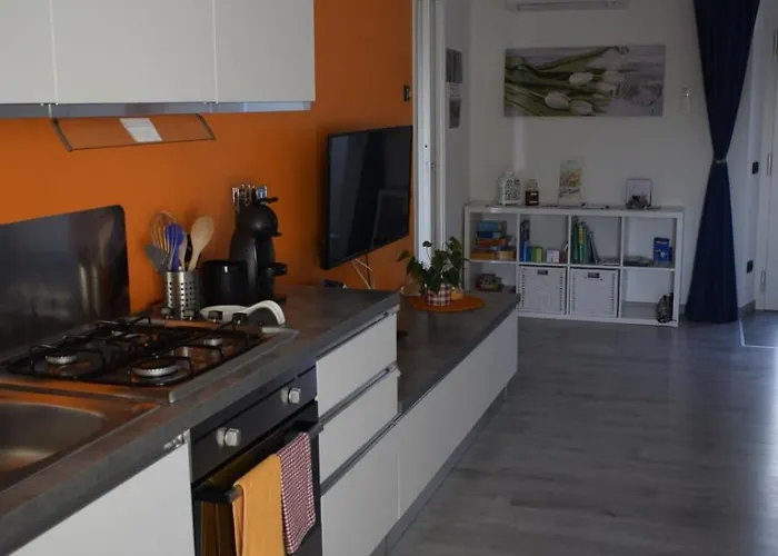 Anna Semesterbostad Brenzone sul Garda