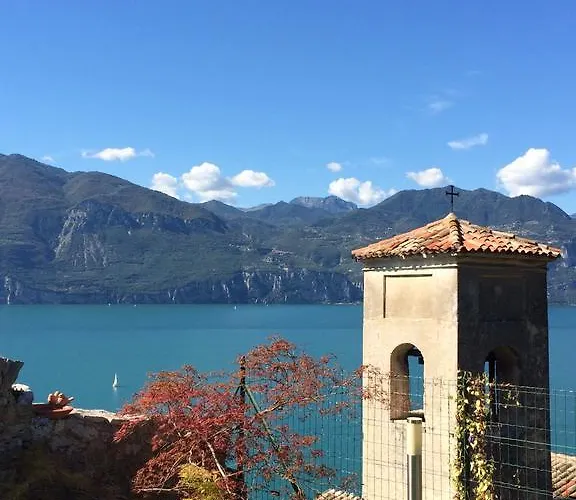 Anna Semesterbostad Brenzone sul Garda