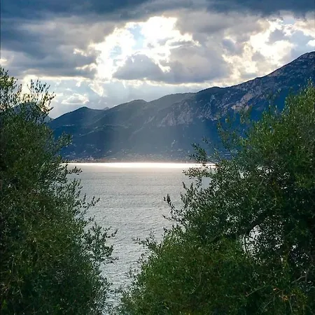 Anna Nyaraló Brenzone sul Garda