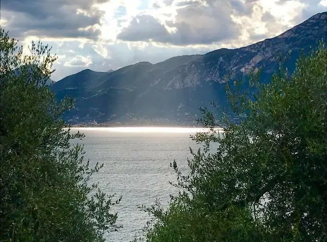 Anna Holiday home Brenzone sul Garda